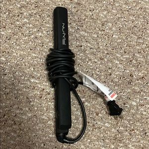 NUME hair straightener